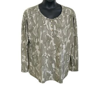 Glitzy Girlz Womens sz 2X Top Green Camo Print Long Sleeve